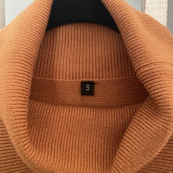 Women’s Cozy Turtleneck Sweater - Picture 5 of 6